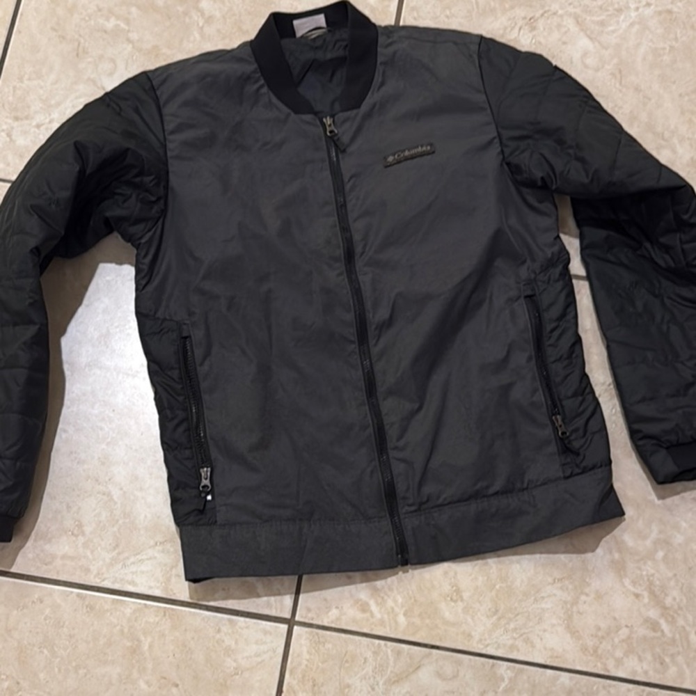 COLUMBIA Black Bomber Jacket Sleek Minimalist Design